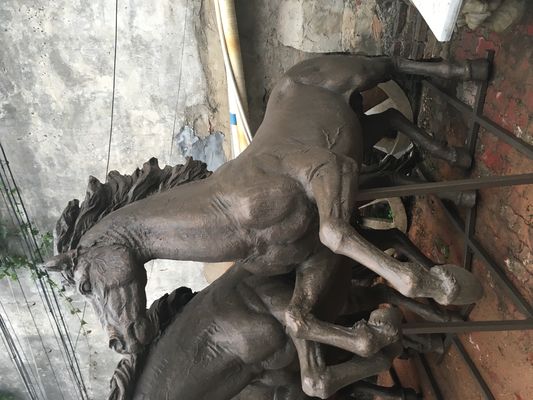 The metal cast bronze horse sculpture combination is suitable for outdoor garden decoration