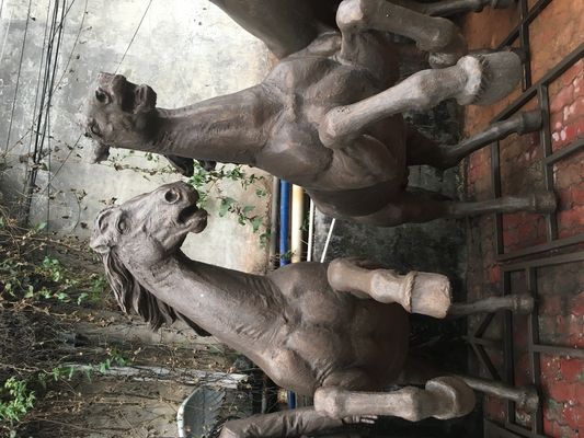 The metal cast bronze horse sculpture combination is suitable for outdoor garden decoration